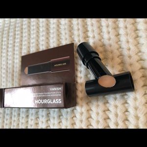 Hourglass | Seamless Finish Foundation Stick